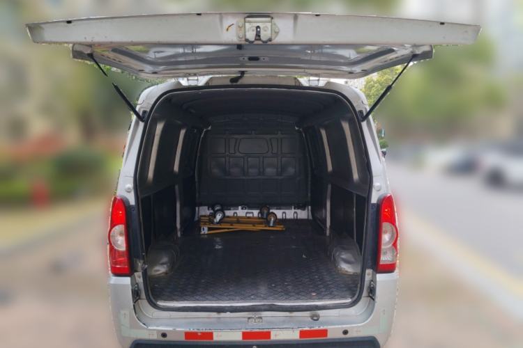 Used Wuling EV50 2021 Van Logistics Vehicle Lishen 41.6 kWh Electric Control System