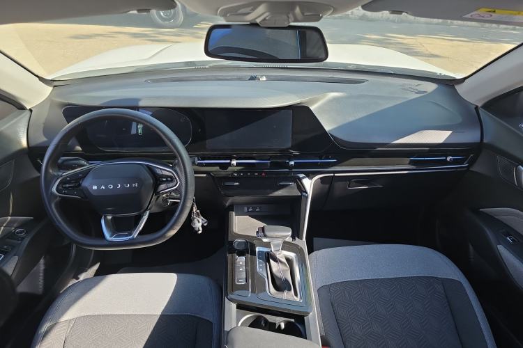 Used Baojun RC-6 2019 1.5T CVT Elite Version with 24-Hour Online Service Center Console