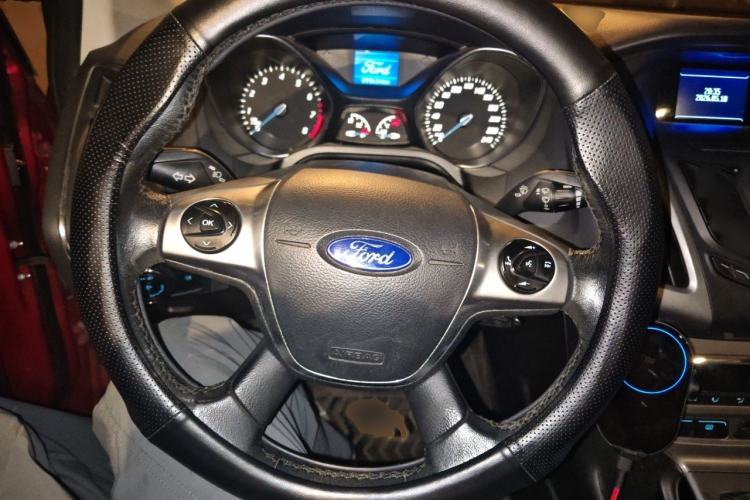 Used Ford Focus 2012 Sedan 1.6L Manual Fashion Edition
