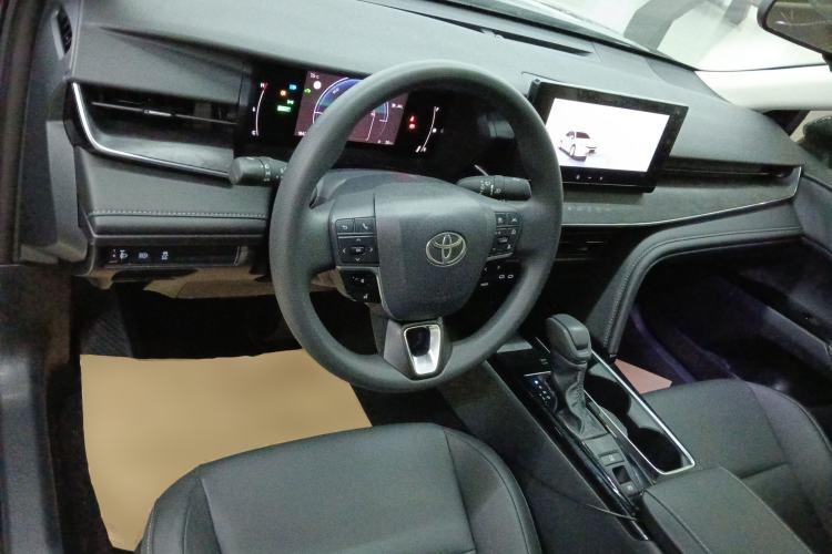 Used Toyota Camry 2024 Dual-Motor 2.0 HE Elite Edition
