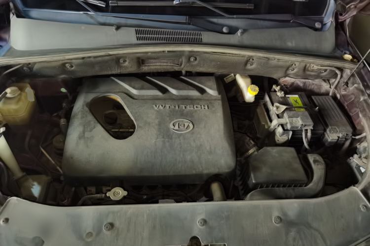 Used Baojun 560 2016 1.8L iAMT Luxury Model Engine Bay