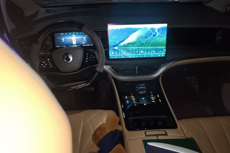 Used Denza D9 2023 DM-i 965 Luxury Model