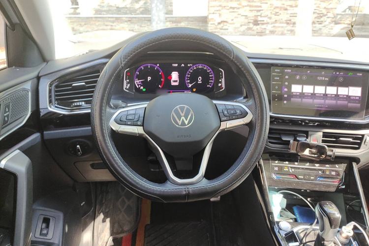 Used Volkswagen Tayron X 2020 330TSI Two-Wheel Drive Luxury Smart Connectivity Version Steering Wheel