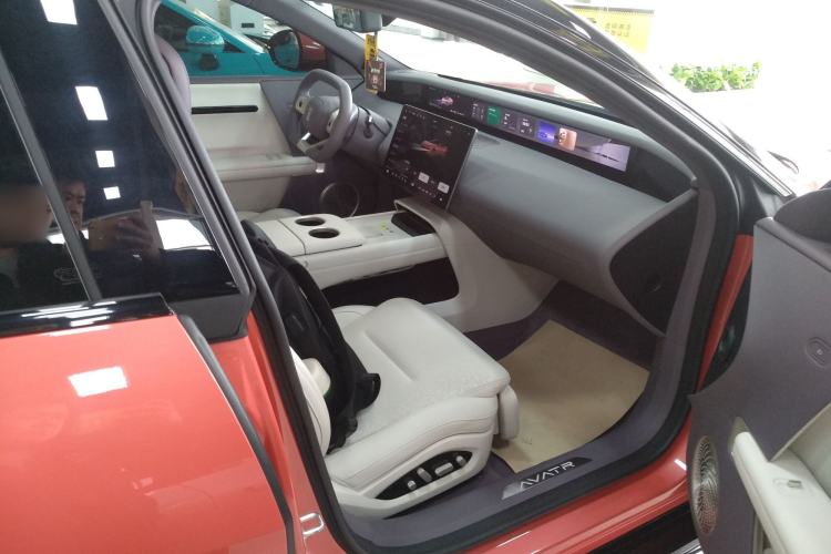 Used Avatr 06 2025 Pro Range-Extended Edition Right Front Seat