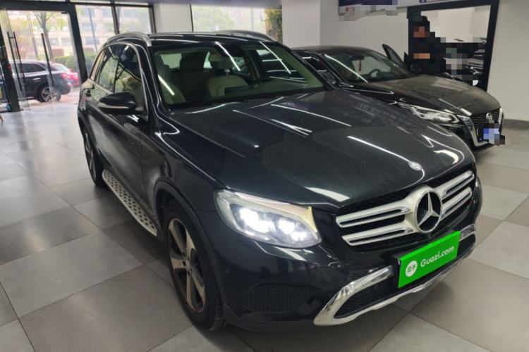 Used Mercedes-Benz GLC 2016 GLC 300 4MATIC Dynamic Model Front Right 45 Deg
