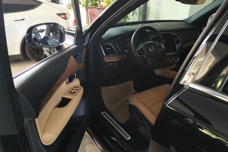 Used Volvo XC90 2019 T6 Zhiyi Edition 7-Seater China V Emission Standard