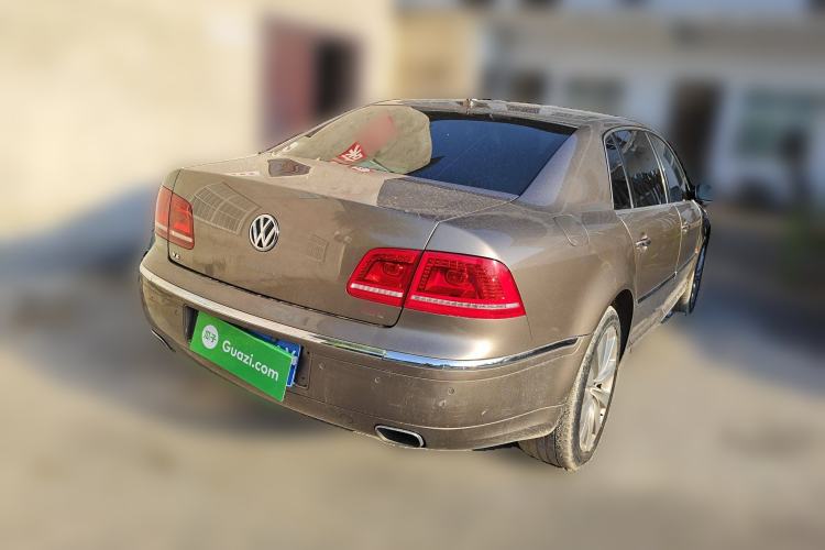 Used Volkswagen Phaeton 2011 4.2L V8 4-seat Extended-Range Individual Edition Rear Right 45 Deg