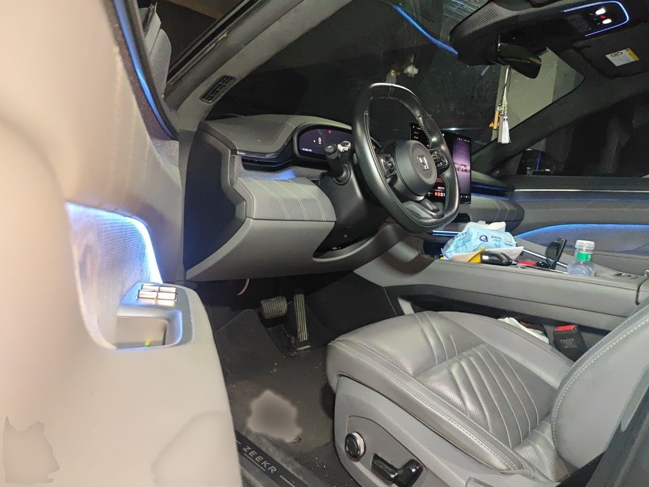 Zeekr 001 2024 WE Edition 95 kWh All-Wheel Drive — снимка 19