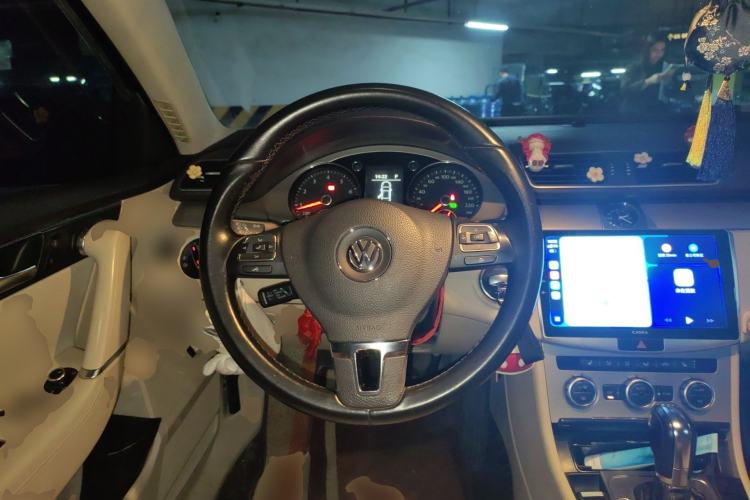 Used Volkswagen Magotan 2012 Revised 1.8TSI Luxury Version Steering Wheel