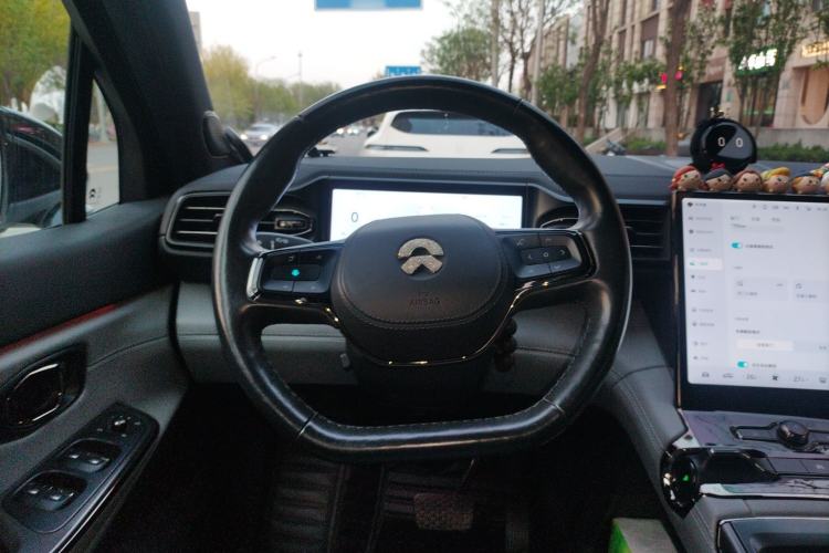 Used Nio ES8 2022 75 kWh Six-Seater Version Steering Wheel