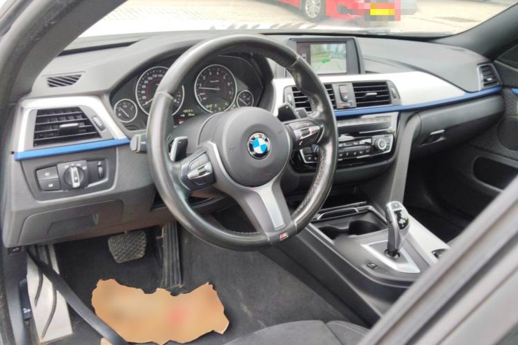 Used BMW 4 Series 2017 425i Gran Coupe Leading Model with M Sport Package Center Console