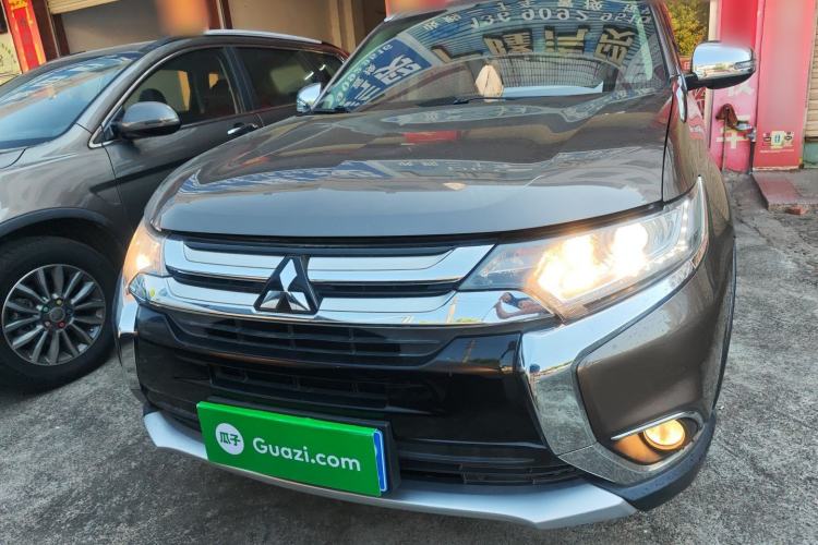 Used Mitsubishi Outlander 2016 2.0L Two-Wheel Drive Value Edition 5 Seats
