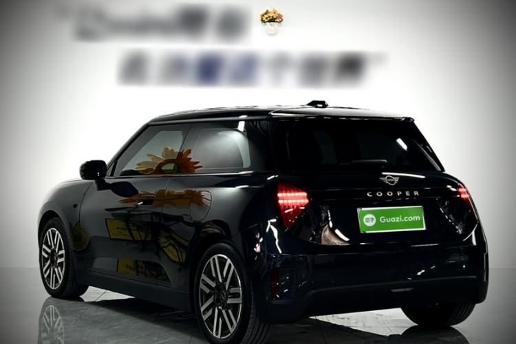 Used MINI Electric MINI COOPER 2024 456km COOPER E Classic Edition