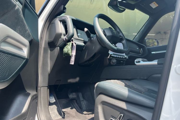 Used Deepal G318 2024 Four-Wheel-Drive Air Suspension Model
