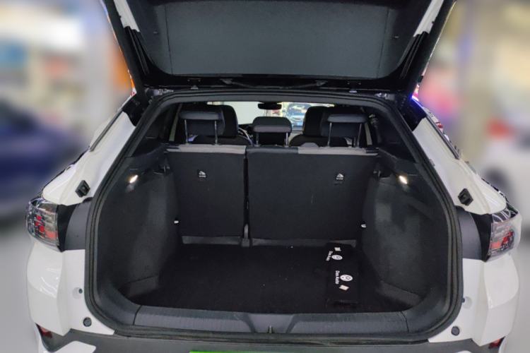 Used Volkswagen ID.4 CROZZ 2022 Long-Range Lite PRO Edition Trunk