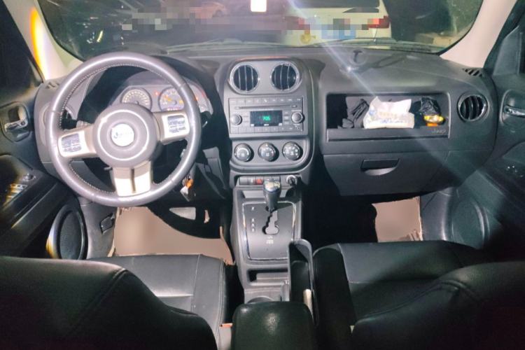 Used Jeep Patriot 2014 2.4L Sport Edition Center Console