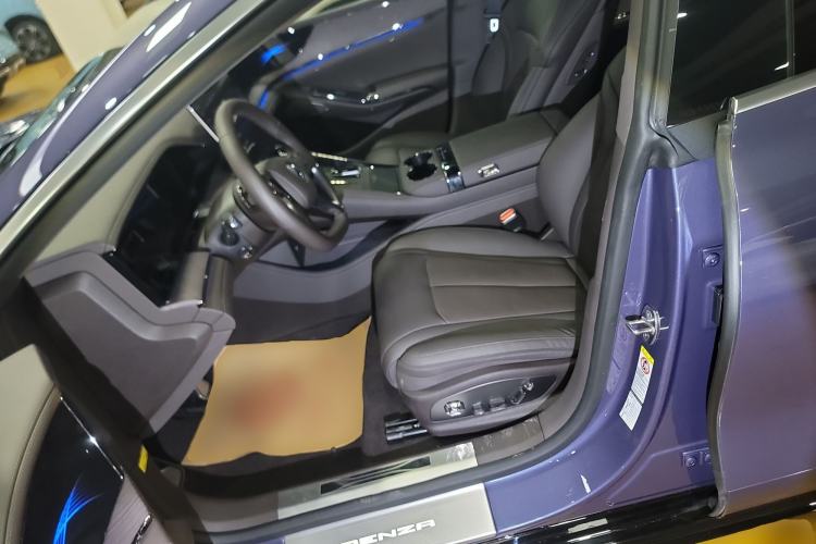 Used Denza Z9 2024 1100 km Four-Wheel Drive Max Version
