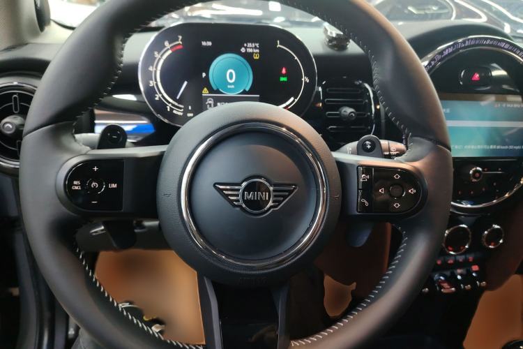 Used MINI MINI 2023 2.0T COOPER S Artist Five-Door Edition