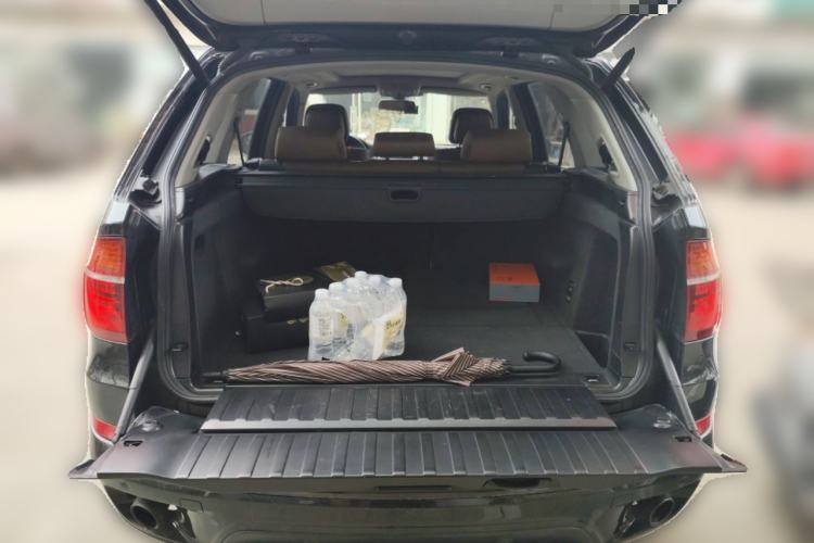 Used BMW X5 2011 xDrive35i Luxury Model Trunk