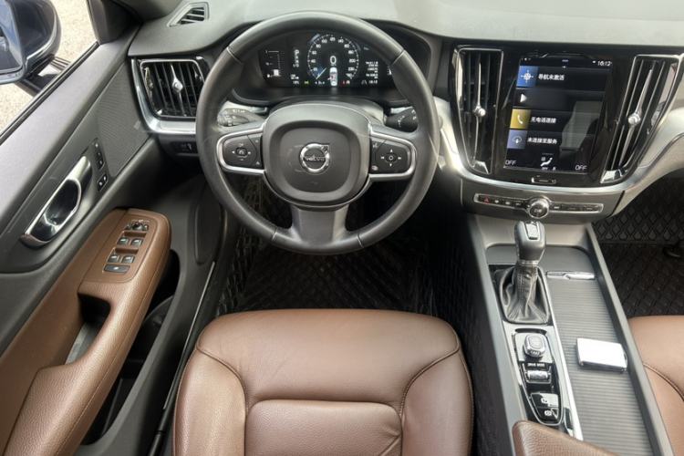 Used Volvo S60 2021 T4 Zhiyi Luxury Edition