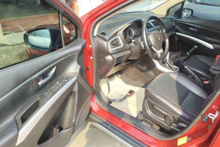 Used Suzuki S-Cross 2014 1.6L CVT Two-Wheel Drive Elite Version Driver Seat