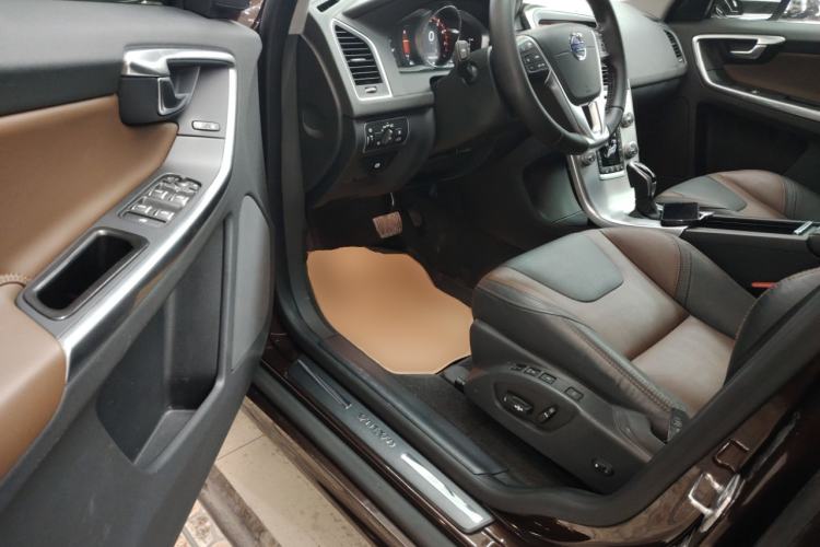 Used Volvo XC60 2017 T5 AWD Smart Upgrade Edition