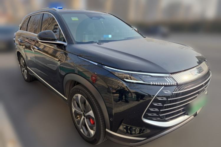 Used BYD Frigate 07 2023 DM-p 175 km Four-Wheel Drive Flagship Model Front Right 45 Deg