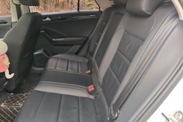Used Volkswagen T-ROC 2021 280TSI DSG Two-Wheel Drive Comfort Connect Edition Left Rear Seat