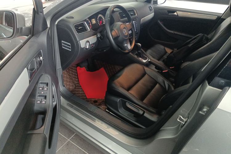 Used Volkswagen Sagitar 2014 Revised Version 1.6L Automatic Comfort Edition Driver Seat