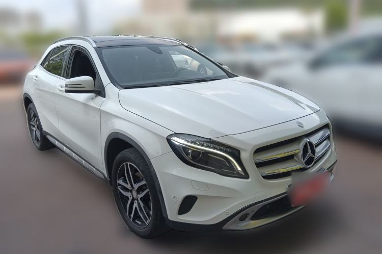Used Mercedes-Benz GLA 2016 GLA 200 Fashion Model Front Right 45 Deg