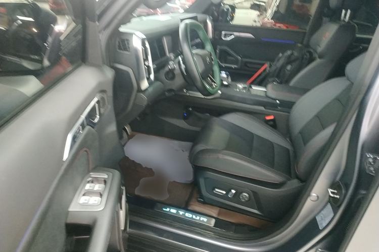 Used JETOUR Traveler 2023 2.0T All-Wheel Drive Conquer PRO Driver Seat