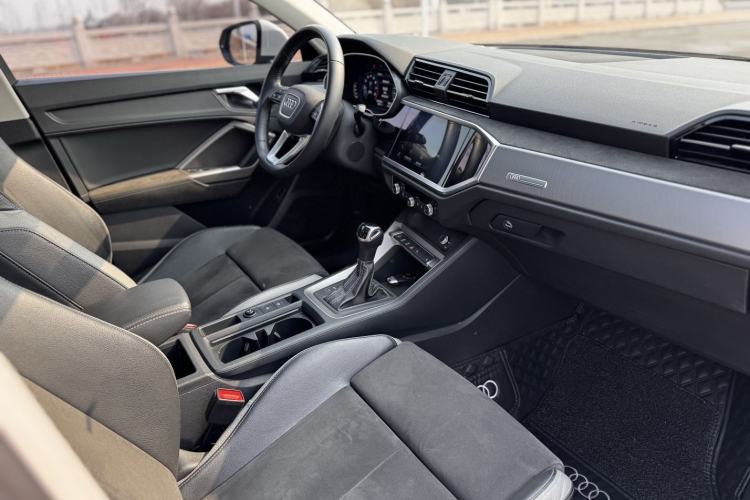 Used Audi Q3 2021 35 TFSI Progressive Dynamic Edition
