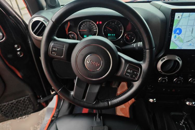 Used Jeep Wrangler 2014 2.8TD Sahara Four-Door Edition Steering Wheel