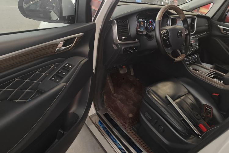 Used GAC Trumpchi M8 2019 320T Ultimate Edition Interior 3