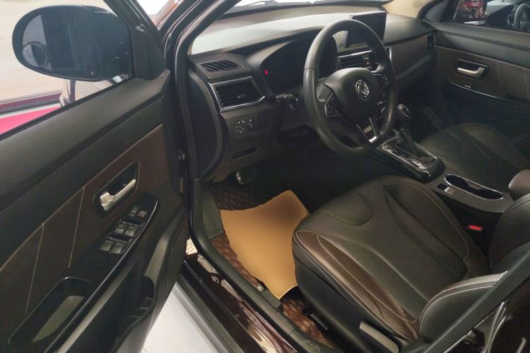 Used Dongfeng Fengon 370 2020 S370 1.5L CVT Luxury Model 5 Seats