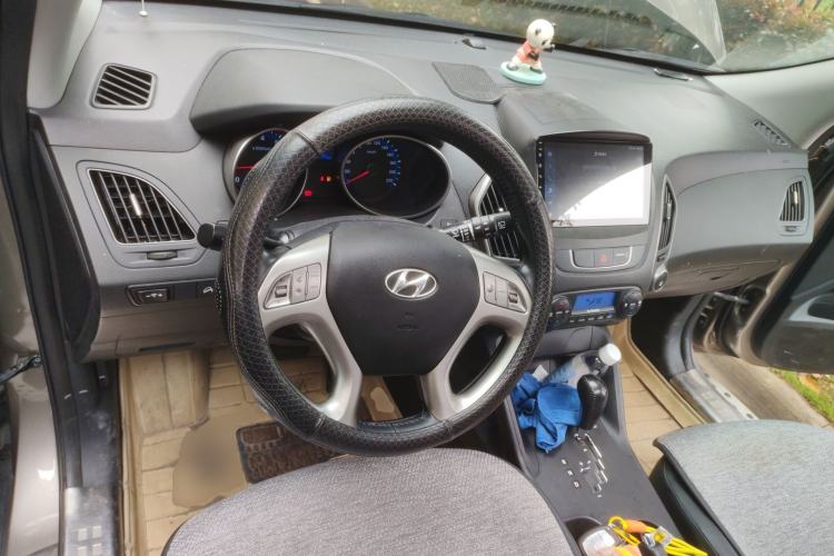 Used Hyundai ix35 2013 2.0L Automatic Two-Wheel Drive Smart GLS China IV Standard Steering Wheel