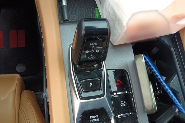 Used Lynk & Co 09 EM-P 2023 2.0TD EM-P Long-Range Version PM 7-Seater Gear Lever