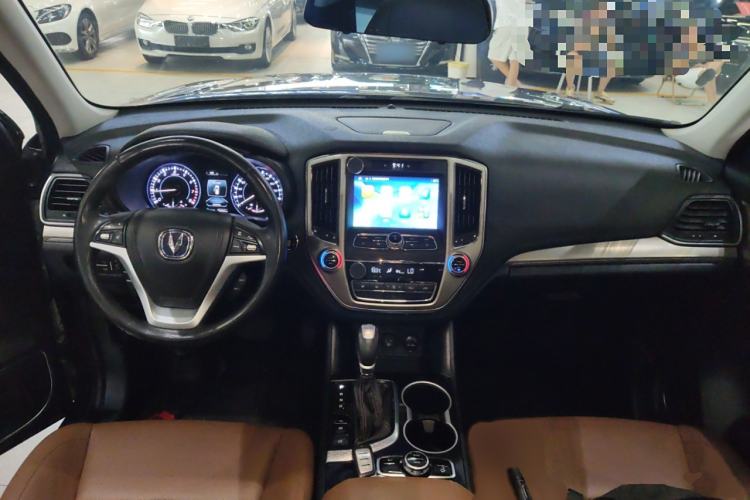 Used Changan CS95 2017 2.0T Two-Wheel Drive Zhituo Edition
