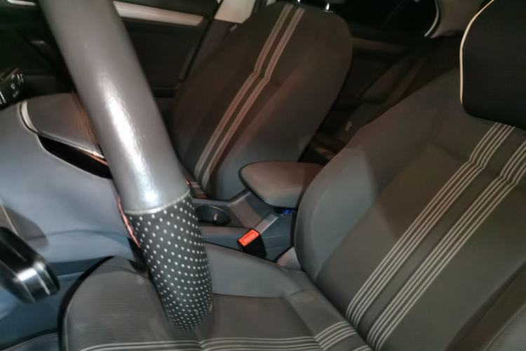 Used Volkswagen Lamando 2017 230TSI DSG Fashion Edition Left Front Seat