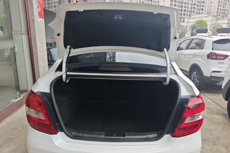 Used Chevrolet Aveo Sonic 2014 Sedan 1.4SL AT Fashion Edition Trunk