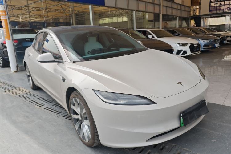 Used Tesla Model 3 2023 Long-Range All-Wheel-Drive Version
