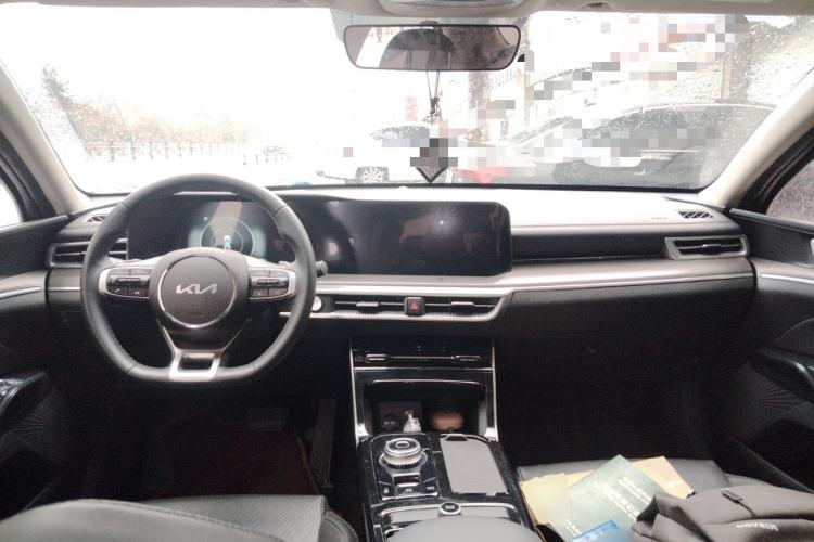 Used Kia K5 2025 1.5T Luxury Edition Center Console