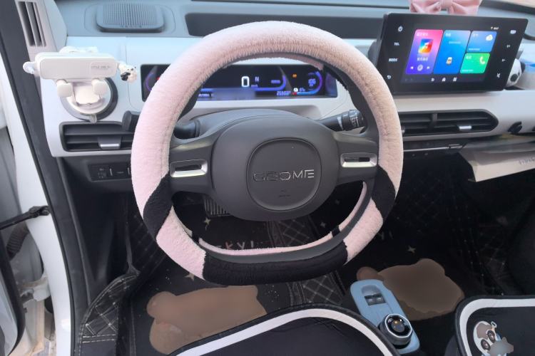 Used Geely Galaxy Panda 2023 Panda Mini 120km Super Cute Bear
