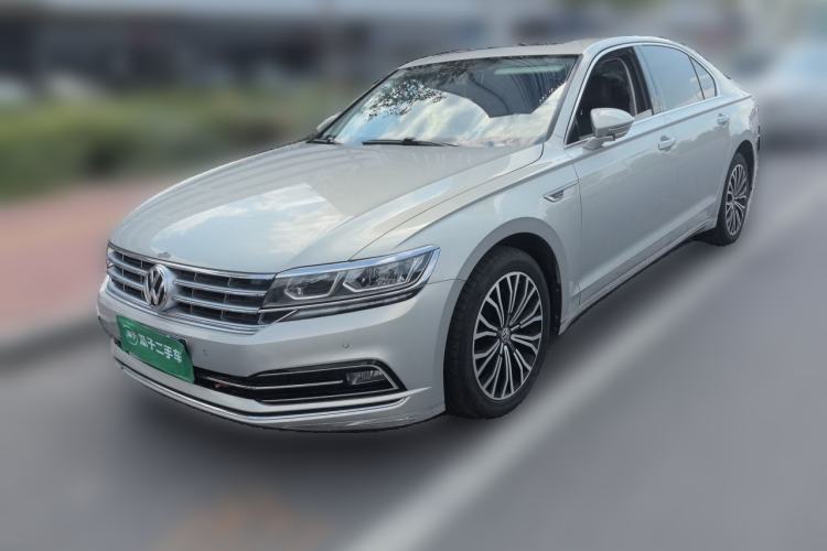 Używany Volkswagen Phideon 2019 380TSI Two-Wheel Drive Business Edition China V Standard