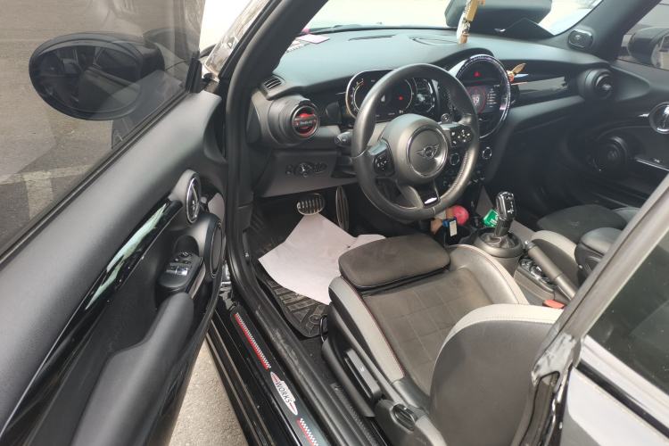 Used MINI 2022 2.0T COOPER S Black Badge Special Edition
