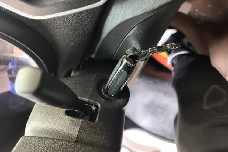 Used CHANGAN KAICHENG Ruixing EM60 2025 Passenger Version Comfort Edition 6 Seats 300 km Range Side-Hinged Doors