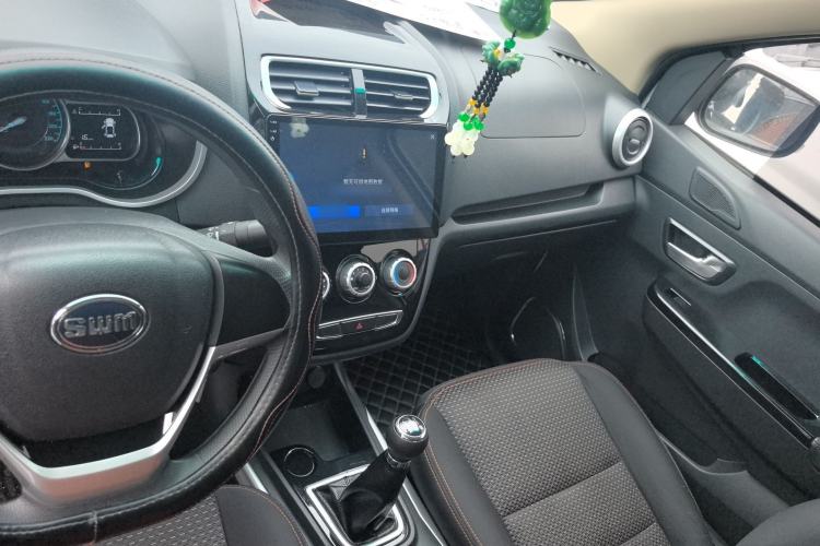 Used SWM X2 2021 1.5L Manual Business Version 7 Seats
