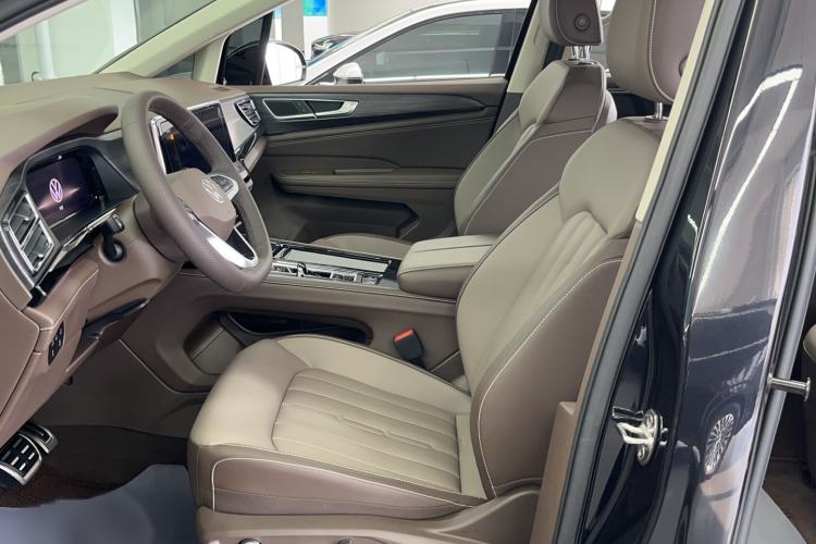 Used Volkswagen Viloran 2024 380TSI Luxury Edition
