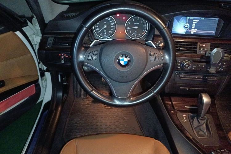 Used BMW 3 Series 2011 325i Luxury Edition Steering Wheel