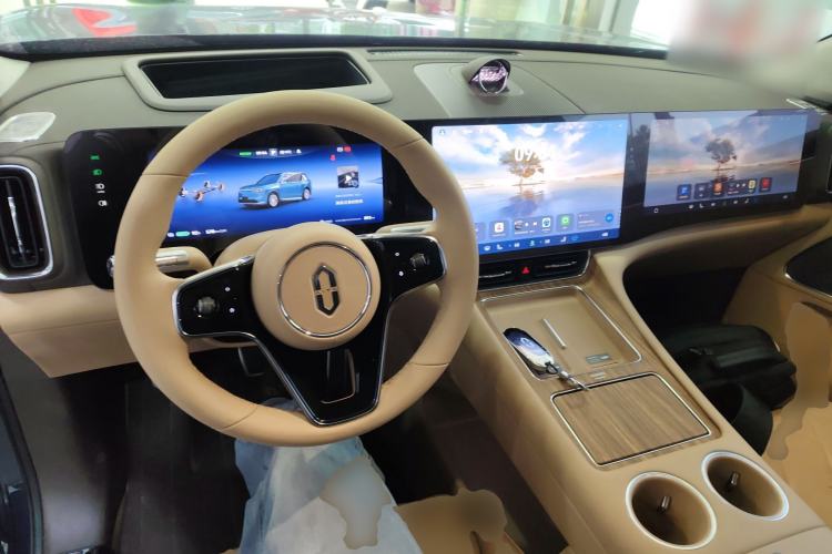 Used Hima AITO M8 2025 Model, Pure Electric Max+ Five-Seat All-Wheel-Drive Version
